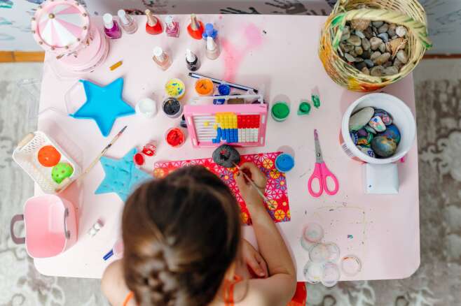 6 ways to keep kids busy with non-screen activities